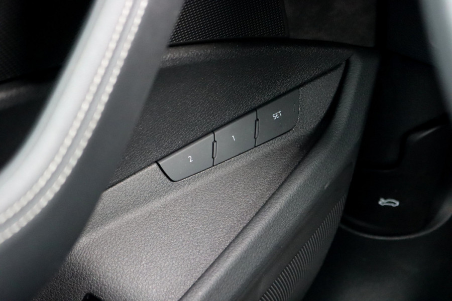 Audi e-tron Sportback 50 quattro S edition 71 kWh | Luchtvering | Panoramadak | Adaptieve Cruise Control | Camera | Memory | Matrix-LED | Stoelverwarming | Keyless Entry | Audi Sound System |
