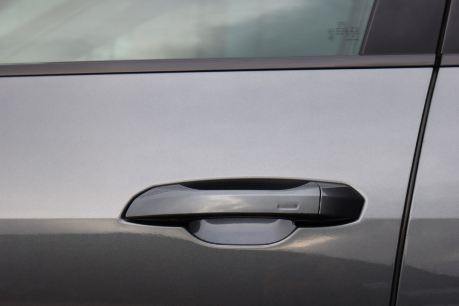 Audi e-tron Sportback 50 quattro S edition 71 kWh | Luchtvering | Panoramadak | Adaptieve Cruise Control | Camera | Memory | Matrix-LED | Stoelverwarming | Keyless Entry | Audi Sound System |