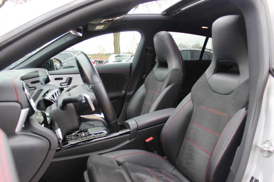 Mercedes-Benz CLA-Klasse Shooting Brake 200 Business Solution AMG / Trekhaak / Panoramadak / Camera / Memory seats / Keyless / 18'' / Sfeerverlichting / Matrix LED / Navigatie / Stoelverwarming / Cruise Control