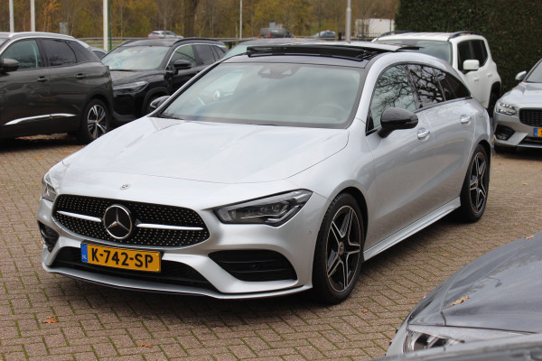 Mercedes-Benz CLA-Klasse Shooting Brake 200 Business Solution AMG / Trekhaak / Panoramadak / Camera / Memory seats / Keyless / 18'' / Sfeerverlichting / Matrix LED / Navigatie / Stoelverwarming / Cruise Control