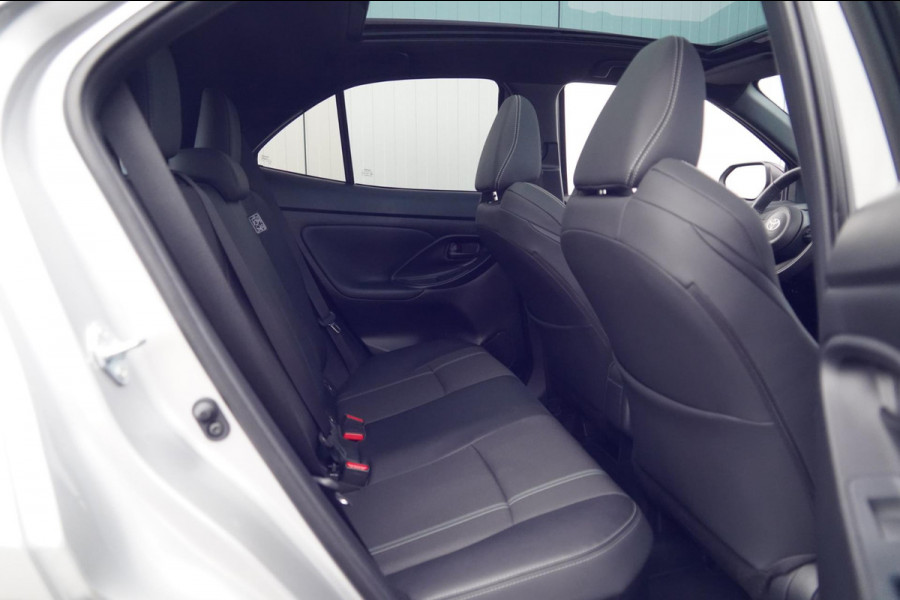 Toyota Yaris Cross 1.5 Hybrid 130 Launch Edition / 1e Eigenaar / Panoramadak / Stoelverw. / 7dkm NAP