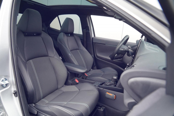 Toyota Yaris Cross 1.5 Hybrid 130 Launch Edition / 1e Eigenaar / Panoramadak / Stoelverw. / 7dkm NAP