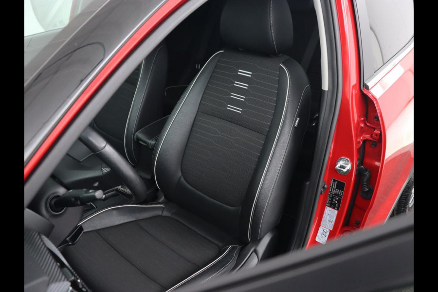 Kia Stonic 1.0 T-GDi MHEV GT-Line | 38.500km NAP | Stoelverwarming | Camera | Carplay | Adaptive cruise | Half leder | Stuurverwarming | Navigatie | Full LED | Keyless | Parkeerhulp | Climate control