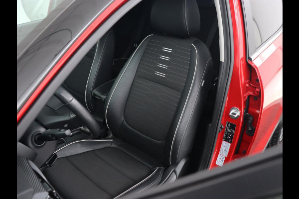 Kia Stonic 1.0 T-GDi MHEV GT-Line | 38.500km NAP | Stoelverwarming | Camera | Carplay | Adaptive cruise | Half leder | Stuurverwarming | Navigatie | Full LED | Keyless | Parkeerhulp | Climate control