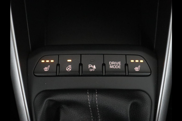 Kia Stonic 1.0 T-GDi MHEV GT-Line | 38.500km NAP | Stoelverwarming | Camera | Carplay | Adaptive cruise | Half leder | Stuurverwarming | Navigatie | Full LED | Keyless | Parkeerhulp | Climate control