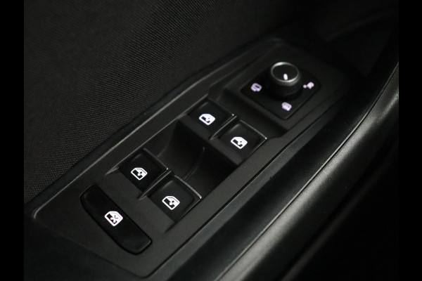 Volkswagen T-Roc 1.0 TSI Style | Camera | Carplay | Climate control | Full LED | Navigatie | Adaptive cruise | Parkeerhulp | 18'' | Bluetooth