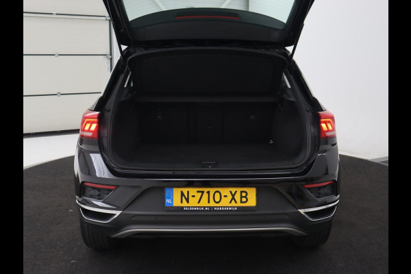 Volkswagen T-Roc 1.0 TSI Style | Camera | Carplay | Climate control | Full LED | Navigatie | Adaptive cruise | Parkeerhulp | 18'' | Bluetooth