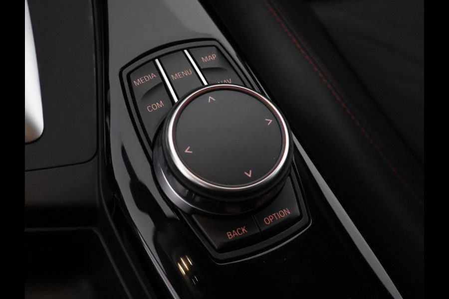 BMW 1-serie 118d High Executive Automaat | Navigatie | Leder | Stoelverwarming |