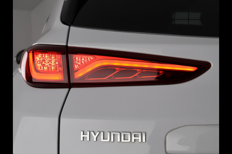 Hyundai Kona PREMIUM EV 64 KWH 1e EIG ACCU 92% GARANTIE 10-2030 BEREIK 466 KM ! LEDER. STUUR/STOEL VERWARMING.DODE HOEK DETECTIE