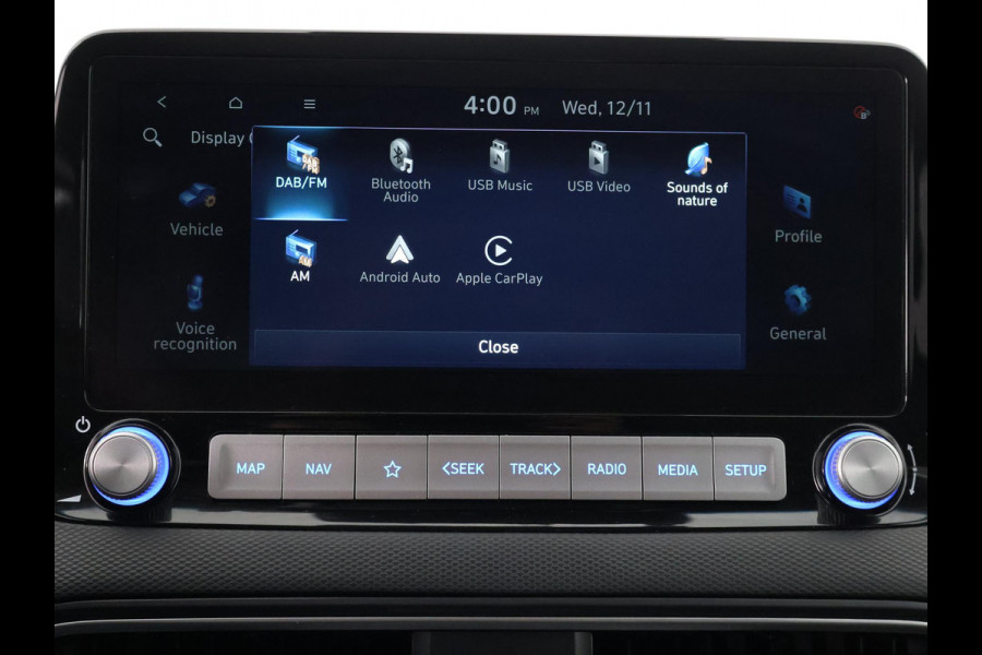 Hyundai Kona PREMIUM EV 64 KWH 1e EIG ACCU 92% GARANTIE 10-2030 BEREIK 466 KM ! LEDER. STUUR/STOEL VERWARMING.DODE HOEK DETECTIE