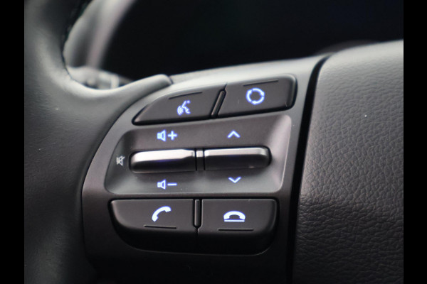 Hyundai Kona PREMIUM EV 64 KWH 1e EIG ACCU 92% GARANTIE 10-2030 BEREIK 466 KM ! LEDER. STUUR/STOEL VERWARMING.DODE HOEK DETECTIE