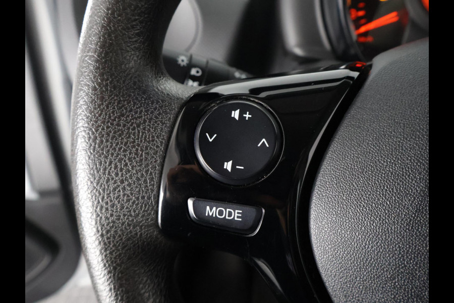 Toyota Aygo 1.0 VVT-i X SILVERLINE FUN CARPLAY NAVI AIRCO.5 DRS .GARANTIE TOT 2031 !