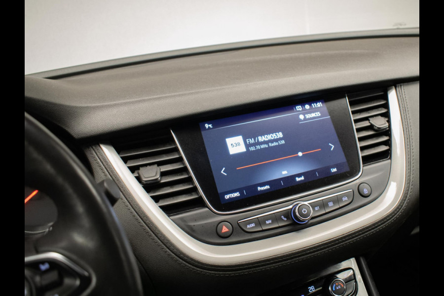 Opel Grandland X 1.2 Turbo Edition Sport (CARPLAY,NAVI,LED,CRUISE,CLIMATE,TREKHAAK,SPORTSTOELEN,CAMERA,PDC,GETINT,NETTESTAAT)