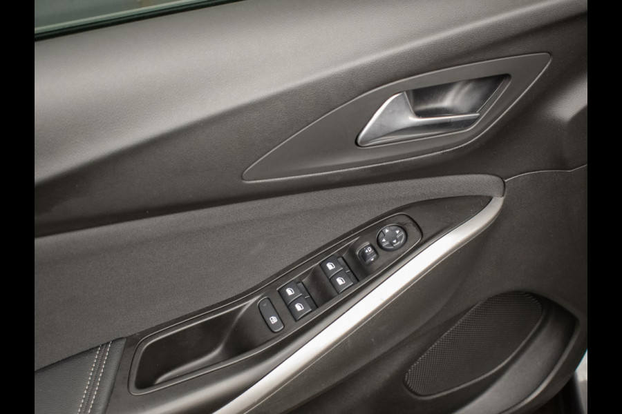 Opel Grandland X 1.2 Turbo Edition Sport (CARPLAY,NAVI,LED,CRUISE,CLIMATE,TREKHAAK,SPORTSTOELEN,CAMERA,PDC,GETINT,NETTESTAAT)