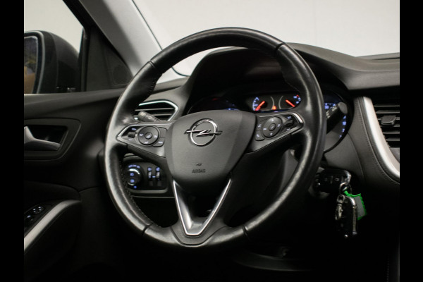 Opel Grandland X 1.2 Turbo Edition Sport (CARPLAY,NAVI,LED,CRUISE,CLIMATE,TREKHAAK,SPORTSTOELEN,CAMERA,PDC,GETINT,NETTESTAAT)