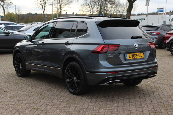 Volkswagen Tiguan Allspace 1.5 TSI Highline Business R-line / Panoramadak / Camera / Keyless / 20'' / Navigatie / Virtual Cockpit / Stoelverwarming / DAB / Dodehoek / ACC