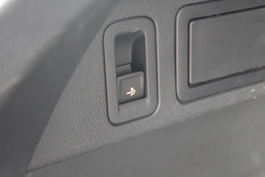 Volkswagen Tiguan Allspace 1.5 TSI Highline Business R-line / Panoramadak / Camera / Keyless / 20'' / Navigatie / Virtual Cockpit / Stoelverwarming / DAB / Dodehoek / ACC