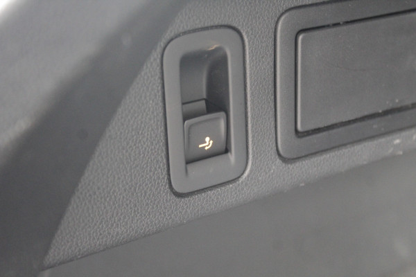 Volkswagen Tiguan Allspace 1.5 TSI Highline Business R-line / Panoramadak / Camera / Keyless / 20'' / Navigatie / Virtual Cockpit / Stoelverwarming / DAB / Dodehoek / ACC