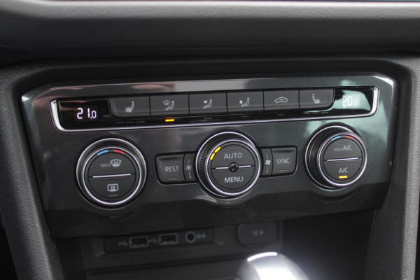 Volkswagen Tiguan Allspace 1.5 TSI Highline Business R-line / Panoramadak / Camera / Keyless / 20'' / Navigatie / Virtual Cockpit / Stoelverwarming / DAB / Dodehoek / ACC