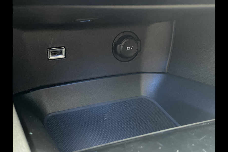 Peugeot 3008 1.6 HYbrid 225 GT | panoramadak | Focal Audio | ACC |