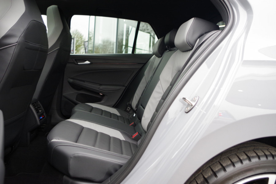 Volkswagen Golf 1.5 eHybrid GTE 272 PK PHEV, Panoramadak, Leder, Head-Up, Stoelkoeling -Verwarming, Memory