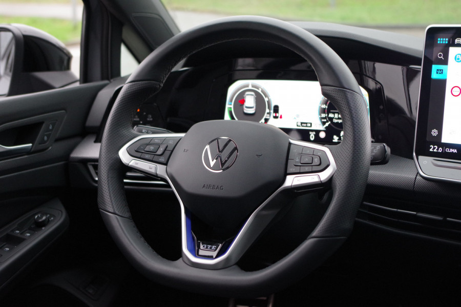 Volkswagen Golf 1.5 eHybrid GTE 272 PK PHEV, Panoramadak, Leder, Head-Up, Stoelkoeling -Verwarming, Memory