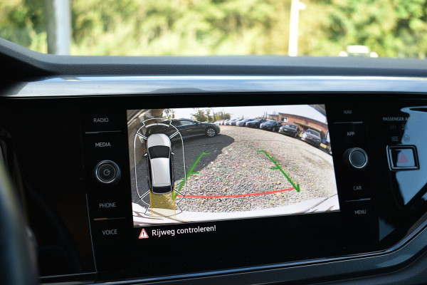 Volkswagen Taigo TSI 110PK DSG STYLE SPORT LEDER/LED/CAMERA
