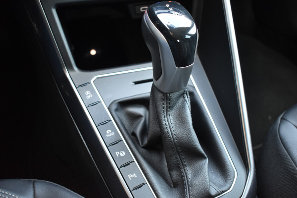 Volkswagen Taigo TSI 110PK DSG STYLE SPORT LEDER/LED/CAMERA