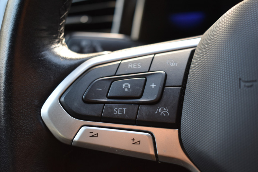 Volkswagen Taigo TSI 110PK DSG STYLE SPORT LEDER/LED/CAMERA