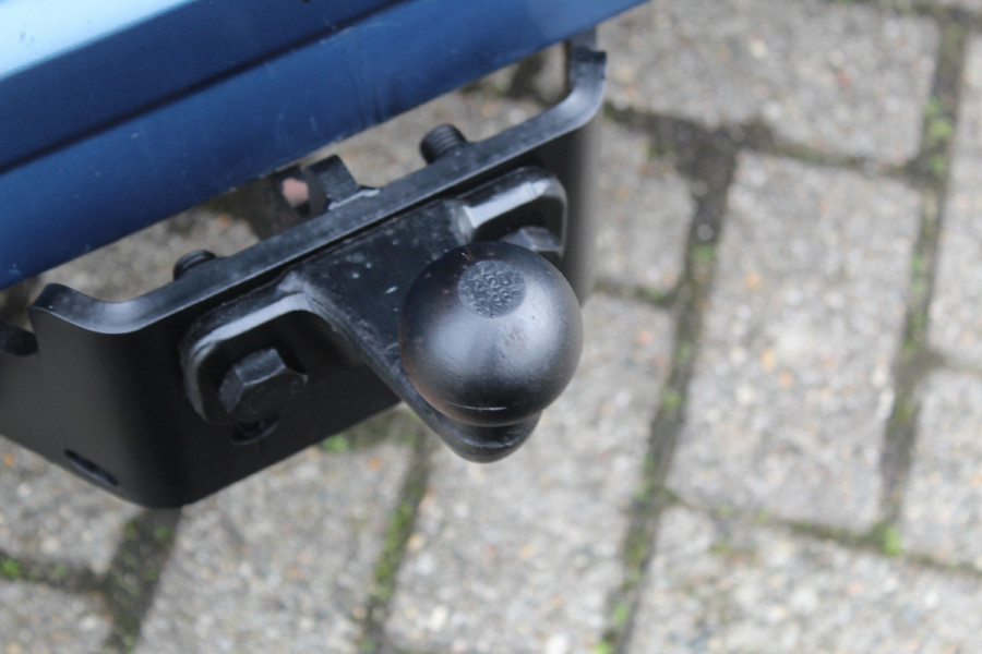 Renault Trafic 2.0-145pk dCi T29 L2H1 dubb. cabine Comfort. Erg nette Renault Trafic mèt dubbele cabine. Bijrijdersstoel, camera, LED verl., navigatie, tel. voorb., cruise control, airco, metallic lak, schuifdeur li+re, LM wielen, side bars, laadruimte betimmerd, trekhaak etc.