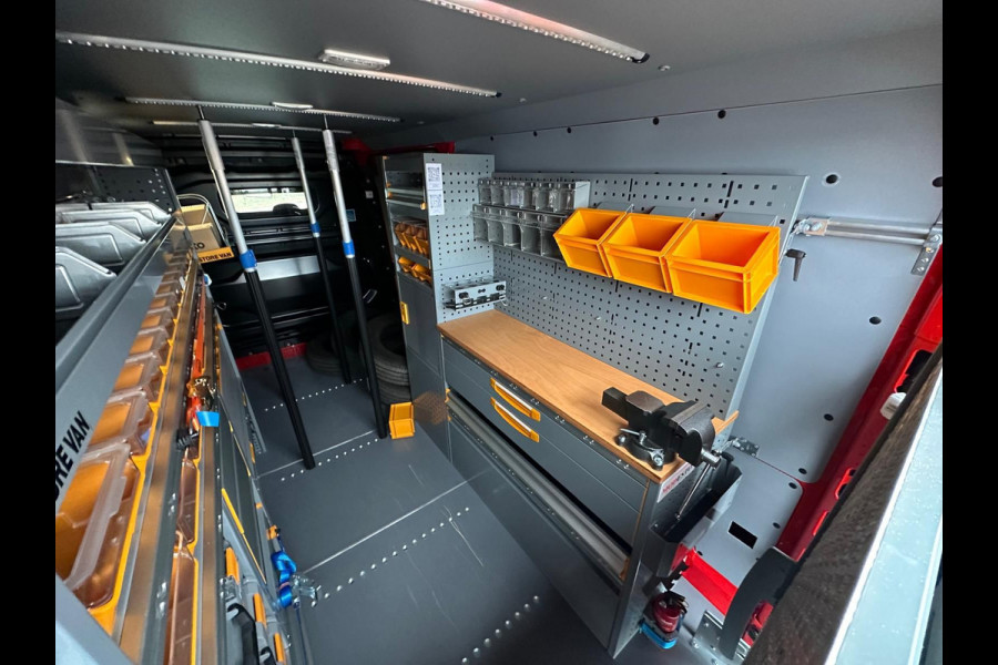 Renault Master T35 2.0 dCi 170PK L3H2 met COMPLETE WERKPLAATS INRICHTING Nr. V139 | Climate | Cruise | Camera | Apple- Android