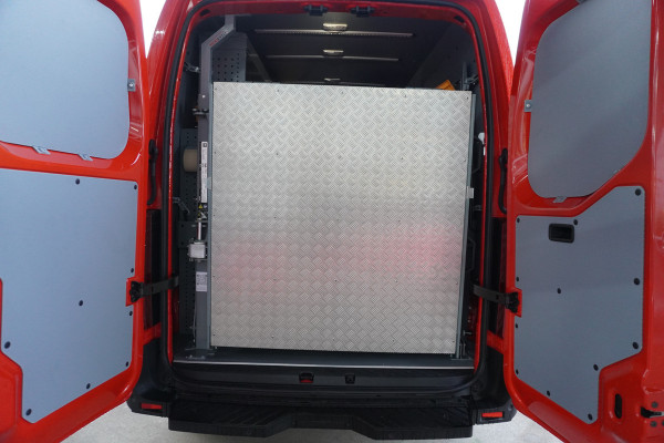 Renault Master T35 2.0 dCi 170PK L3H2 met COMPLETE WERKPLAATS INRICHTING Nr. V139 | Climate | Cruise | Camera | Apple- Android