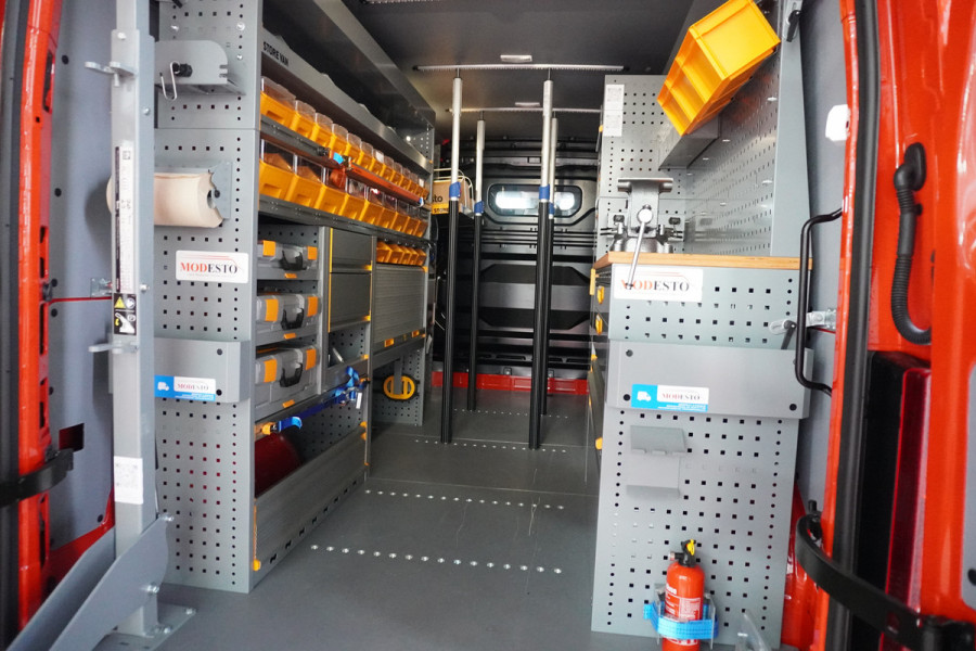 Renault Master T35 2.0 dCi 170PK L3H2 met COMPLETE WERKPLAATS INRICHTING Nr. V139 | Climate | Cruise | Camera | Apple- Android