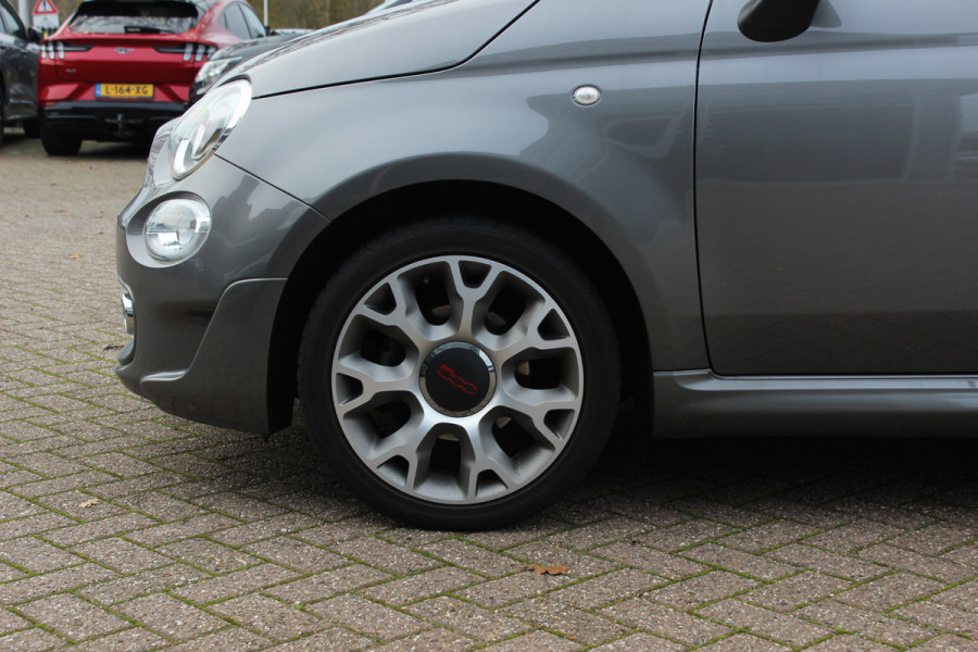 Fiat 500 1.2 Lounge / Navigatie / Parkeerhulp achter / 16'' / Half leder / Xenon / Cruise Control