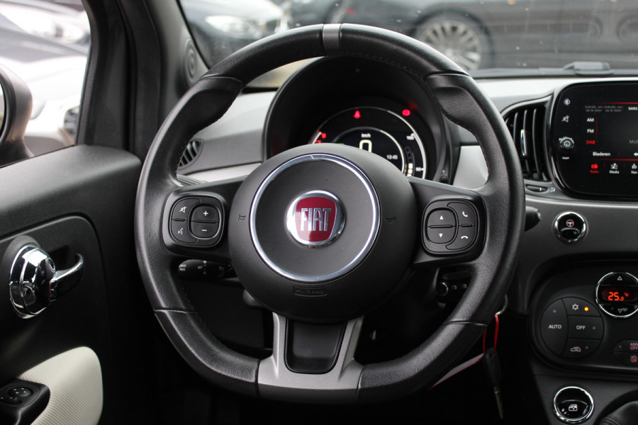 Fiat 500 1.2 Lounge / Navigatie / Parkeerhulp achter / 16'' / Half leder / Xenon / Cruise Control
