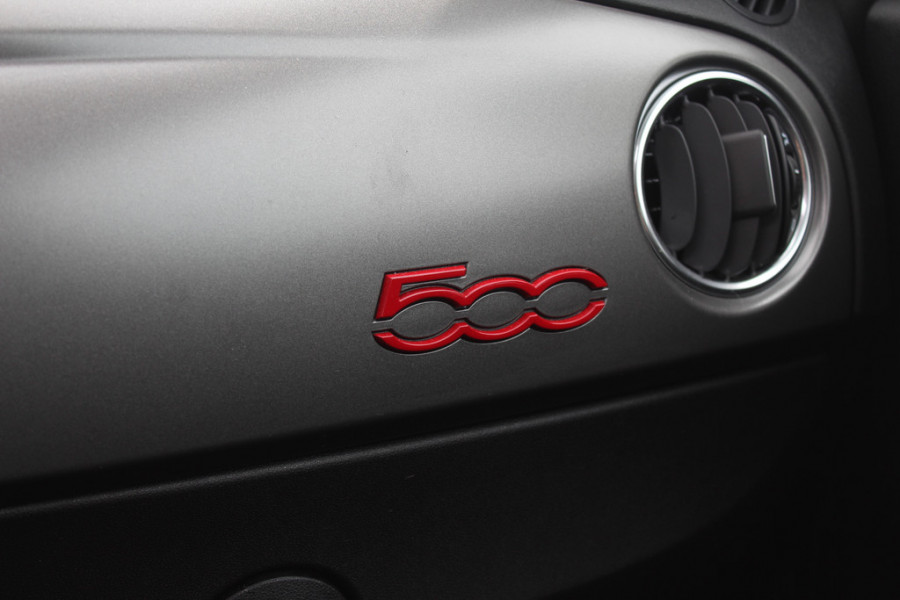 Fiat 500 1.2 Lounge / Navigatie / Parkeerhulp achter / 16'' / Half leder / Xenon / Cruise Control
