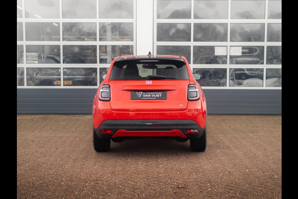 Fiat 600E La Prima 54 kWh | 17% Bijtelling | Carplay | Elek. Stoel | Stoelverwarming | Keyless | LED | Clima