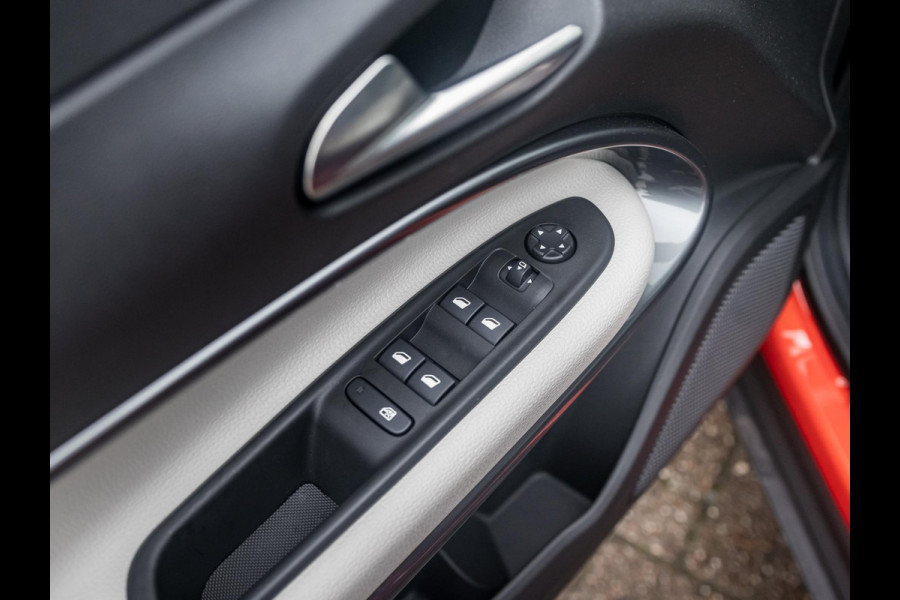 Fiat 600E La Prima 54 kWh | 17% Bijtelling | Carplay | Elek. Stoel | Stoelverwarming | Keyless | LED | Clima