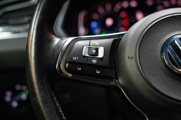 Volkswagen Tiguan 1.5 TSI RLINE|PANO|AUT7|NAVI|FULL