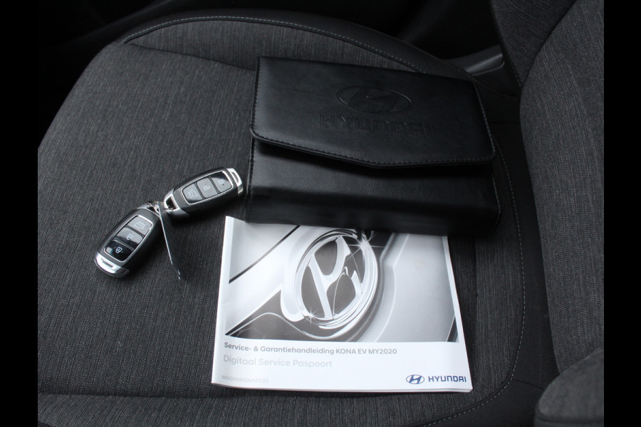 Hyundai Kona EV Fashion 64 kWh CLIMATE | CAMERA | DAB | CARPLAY | ADAPCRUISE | LED | NAVI | LMV17