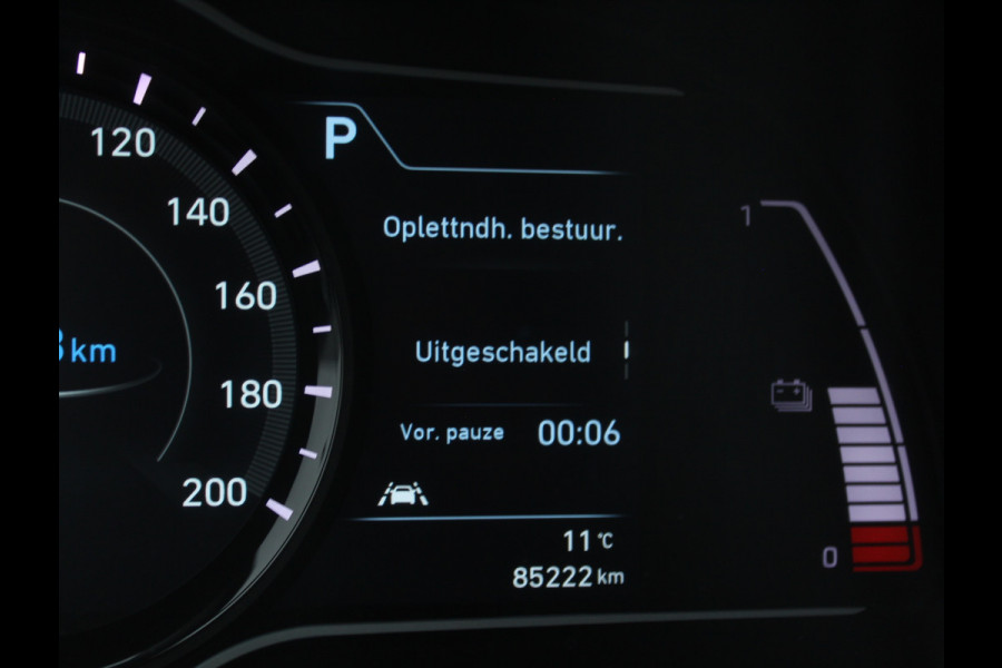 Hyundai Kona EV Fashion 64 kWh CLIMATE | CAMERA | DAB | CARPLAY | ADAPCRUISE | LED | NAVI | LMV17
