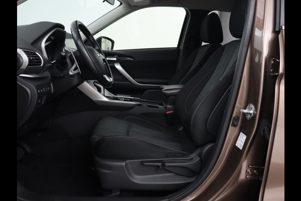 Mitsubishi Eclipse Cross 1.5 DI-T First Edition | Trekhaak | 360 Camera | Stoelverwarming | Head-Up | 18'' | Carplay | Keyless | Full LED | Dodehoek detectie | Climate control
