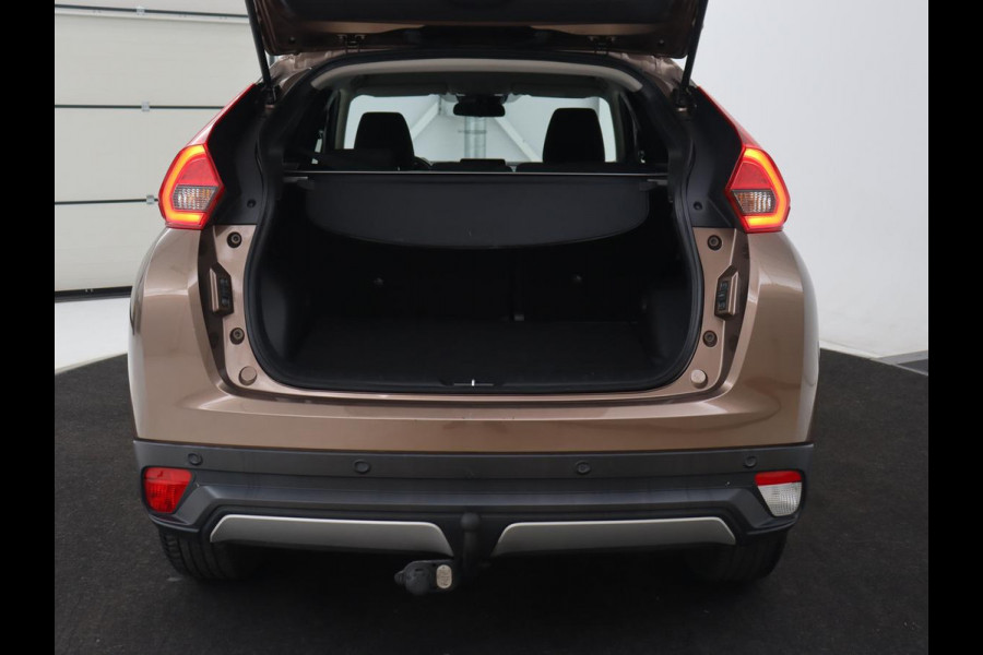 Mitsubishi Eclipse Cross 1.5 DI-T First Edition | Trekhaak | 360 Camera | Stoelverwarming | Head-Up | 18'' | Carplay | Keyless | Full LED | Dodehoek detectie | Climate control