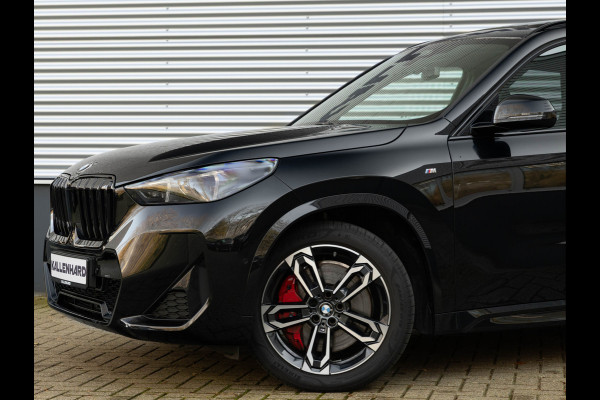BMW X1 sDrive18i M-Sport Pro - Pano - Driving Ass Plus - Trekhaak - Harman Kardon