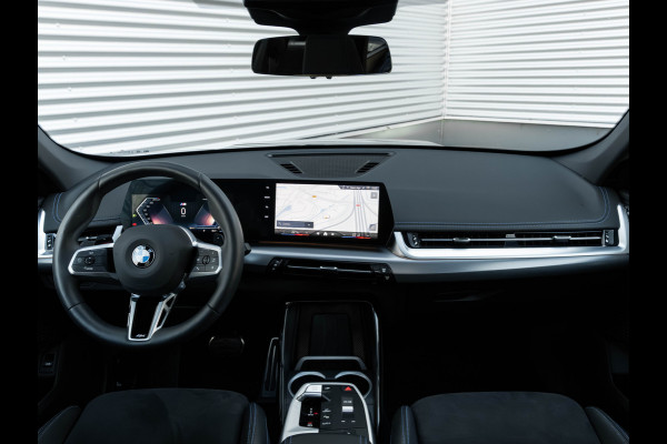 BMW X1 sDrive18i M-Sport Pro - Pano - Driving Ass Plus - Trekhaak - Harman Kardon
