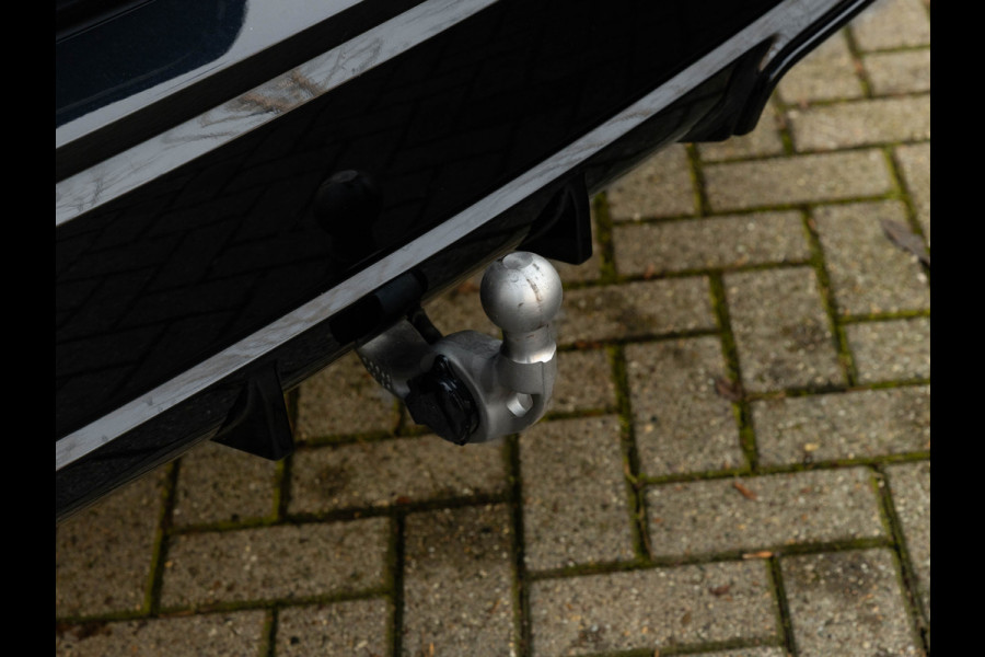 BMW X1 sDrive18i M-Sport Pro - Pano - Driving Ass Plus - Trekhaak - Harman Kardon