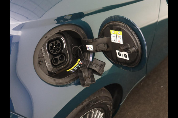 Fiat 500E Icon 42 kWh | 3 Fase | Carplay | Navigatie | Climate control | Parkeerhulp | Cruise control | DAB | Digital Cockpit | Keyless Start | Bluetooth