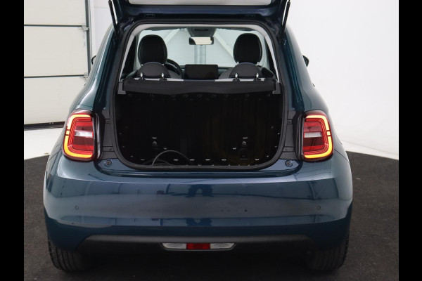 Fiat 500E Icon 42 kWh | 3 Fase | Carplay | Navigatie | Climate control | Parkeerhulp | Cruise control | DAB | Digital Cockpit | Keyless Start | Bluetooth