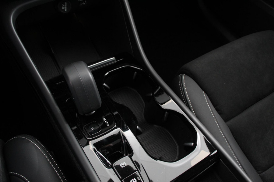 Volvo XC40 1.5 T5 Plug-in hybrid Ultimate Dark | Electrisch Glazen Panorama dak | Navigatie | Dab | Led | Adaptive Cruise Control | Camera | Parkeer sensoren