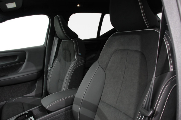 Volvo XC40 1.5 T5 Plug-in hybrid Ultimate Dark | Electrisch Glazen Panorama dak | Navigatie | Dab | Led | Adaptive Cruise Control | Camera | Parkeer sensoren